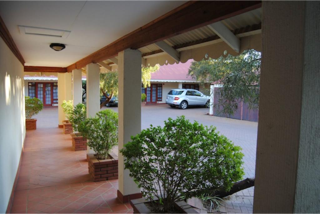 Oakwood Lodge Bloemfontein Dış mekan fotoğraf The hotel's interior