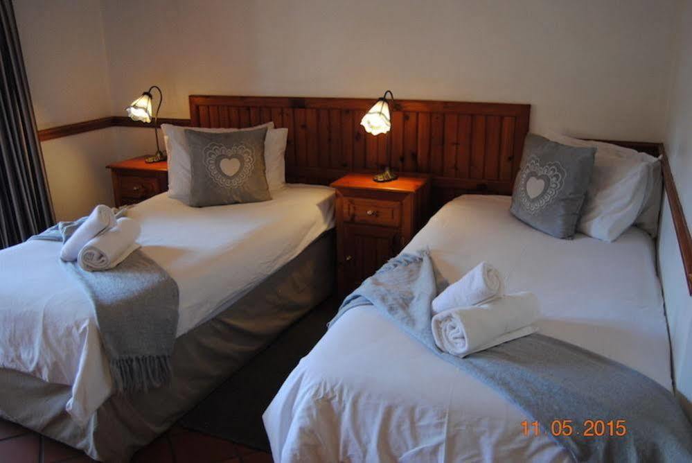Oakwood Lodge Bloemfontein Dış mekan fotoğraf A room at the hotel